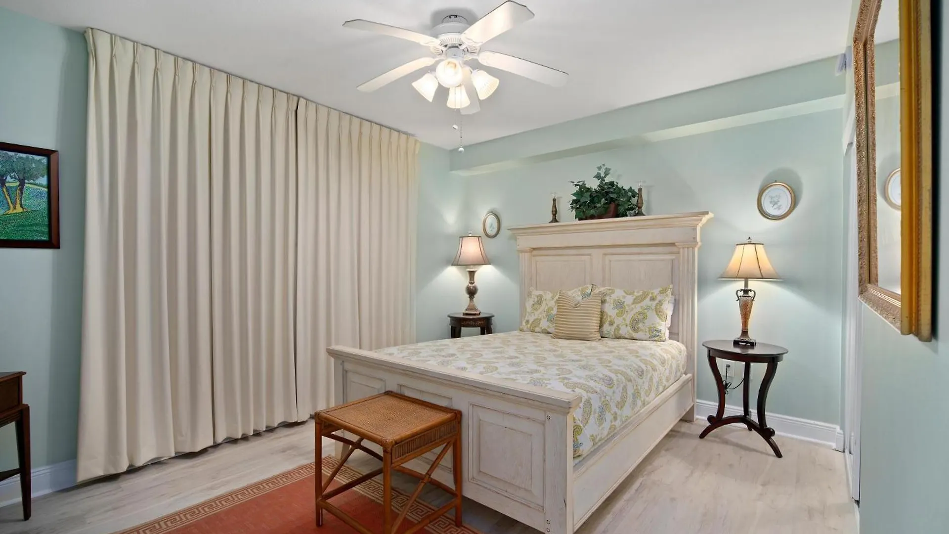 Emerald Beach 2325 Панама-Сити 0*,